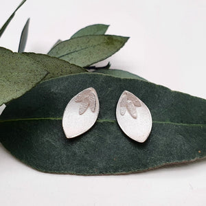 You added <b><u>Foliage Earrings</u></b> to your cart.